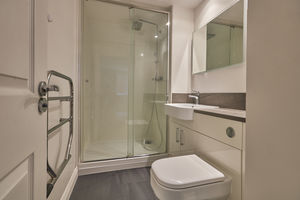 En Suite- click for photo gallery